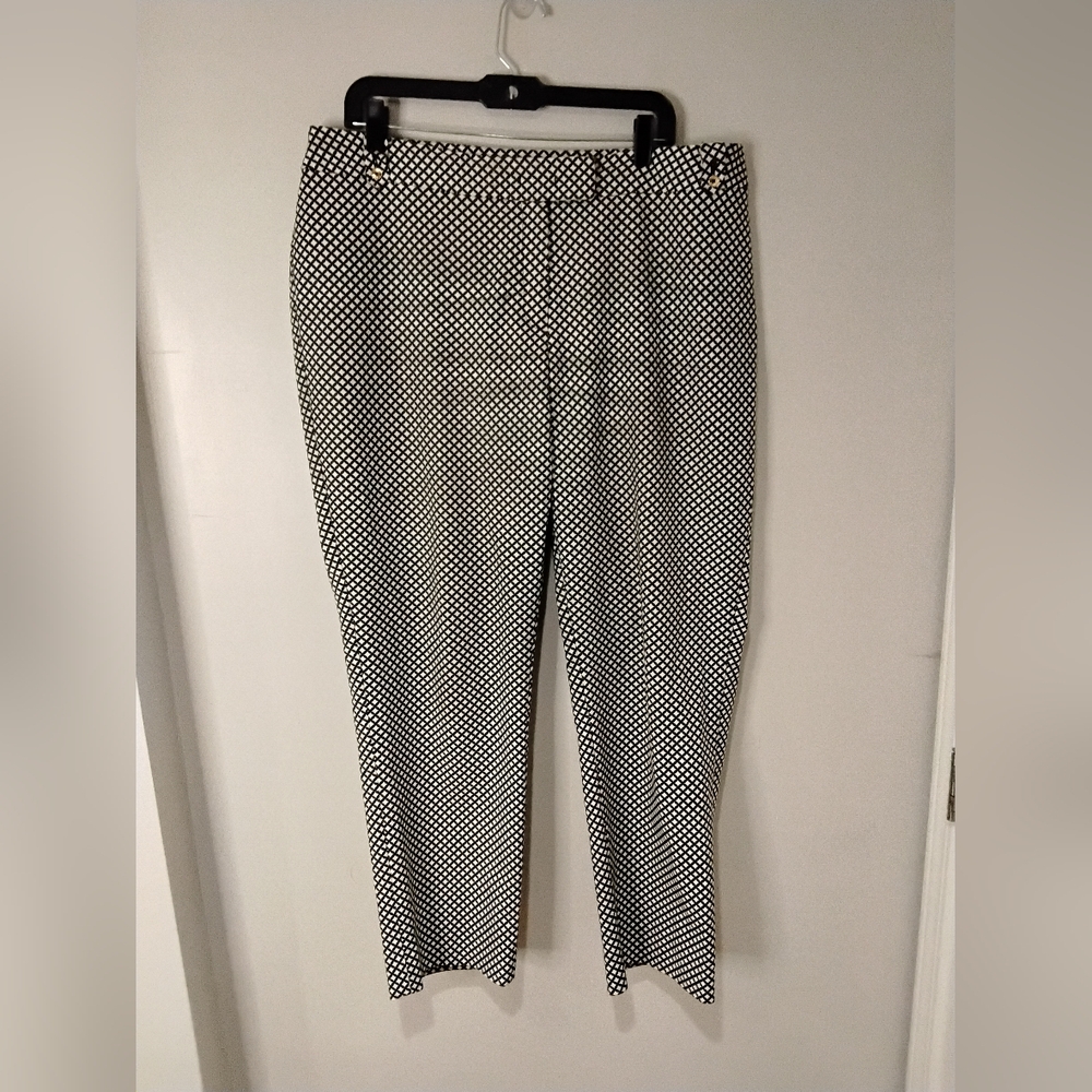 Jones Studio Black and White Dress Pants with Geometric Pattern